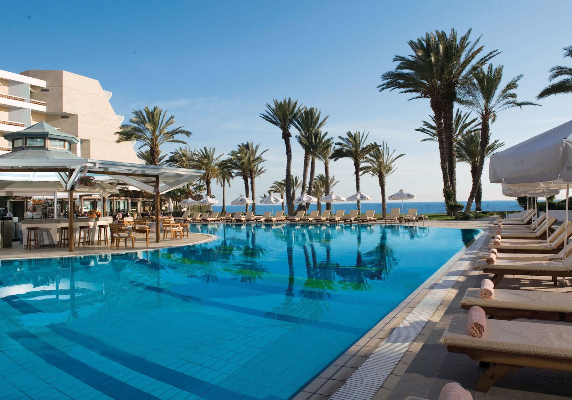 zypern_pioneer_beach_hotel_pool_c_pioneer_beach_hotel_momento_Frölich-Reisen_web